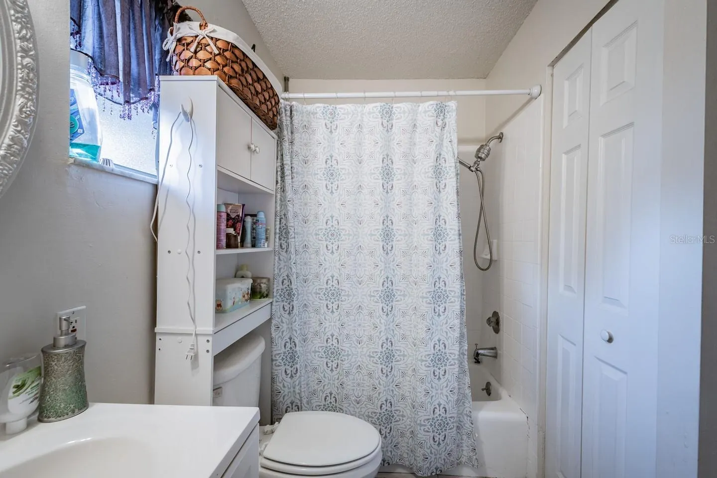 210 AMHERST AVE #100, #100