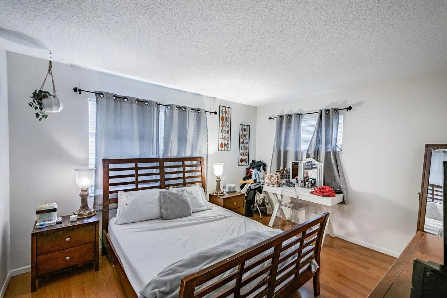 210 AMHERST AVE #100, #100