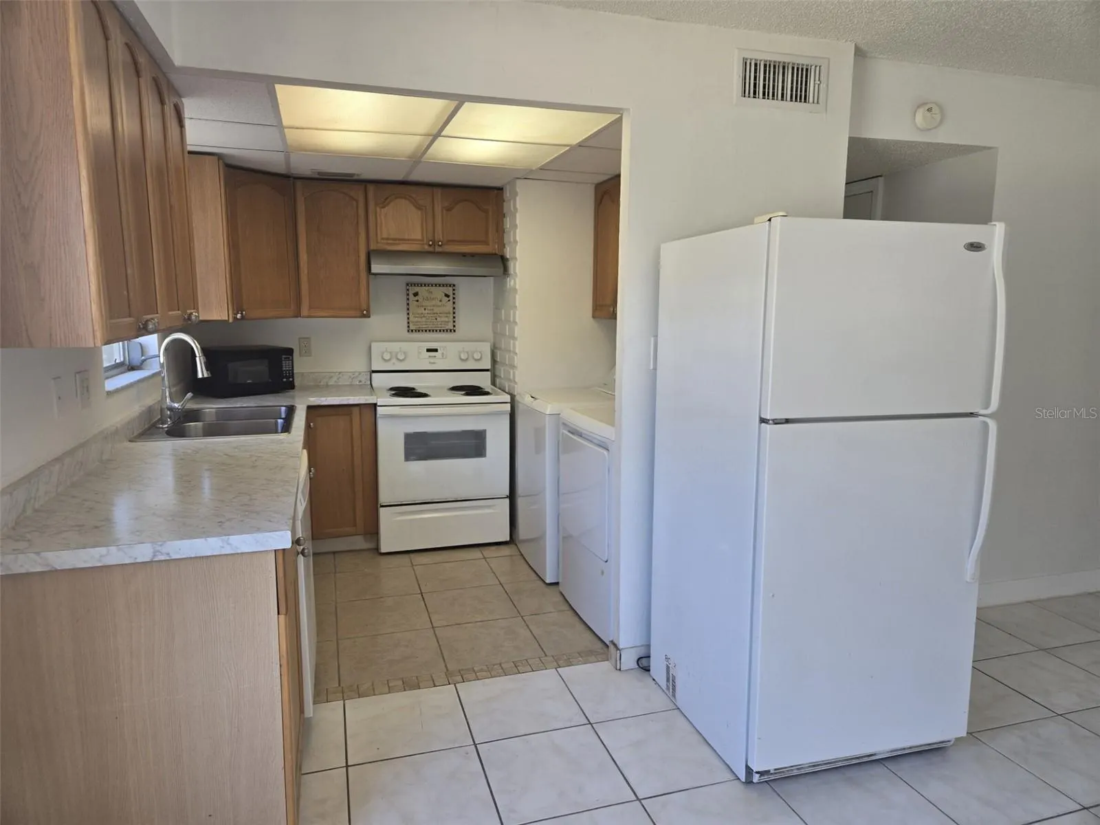 210 AMHERST AVE #100, #100
