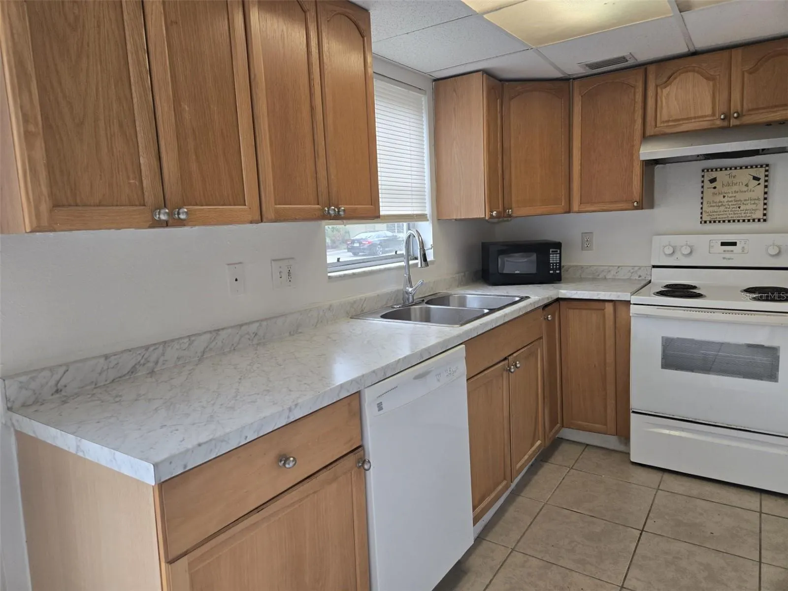 210 AMHERST AVE #100, #100