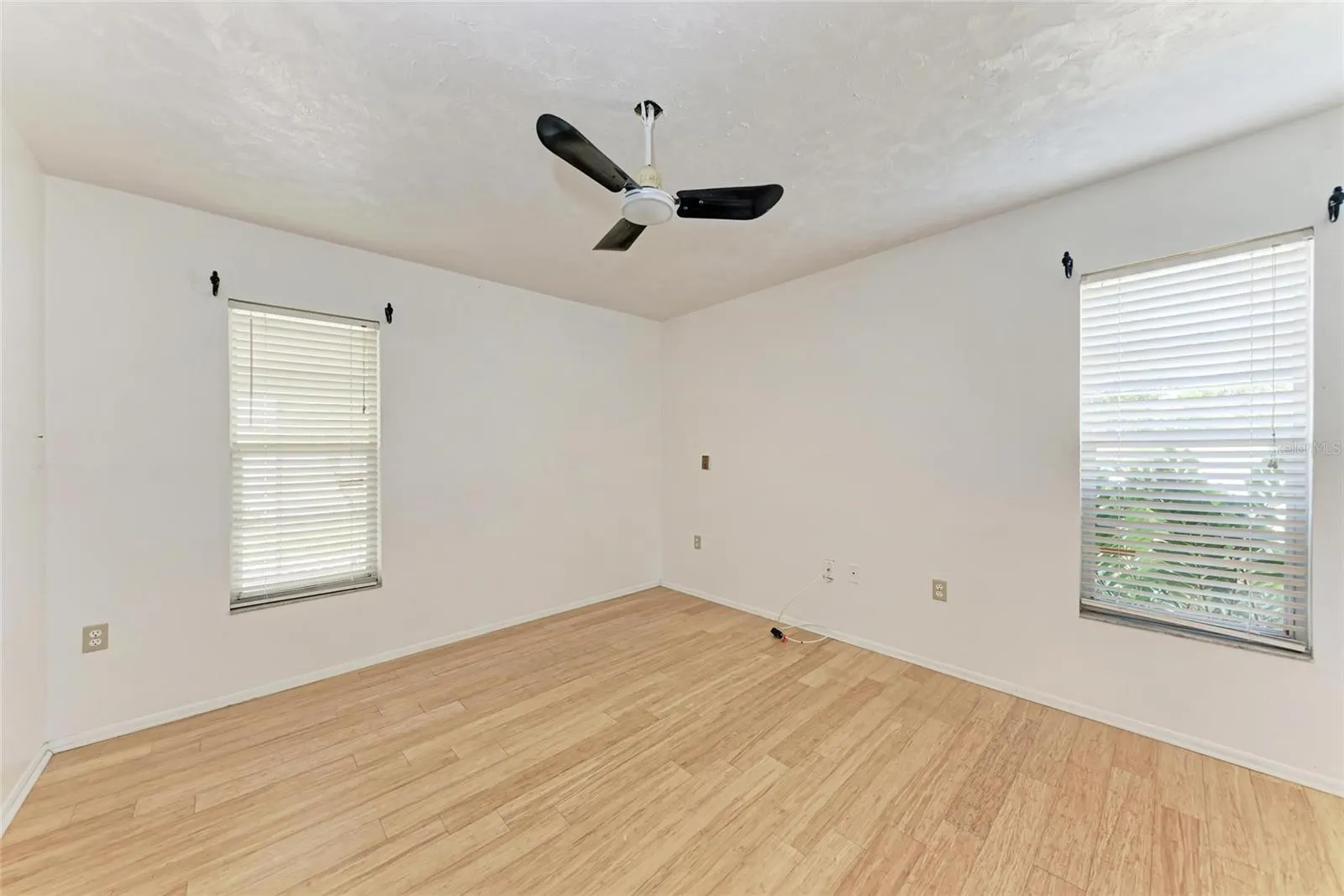 7407 14TH AVE W