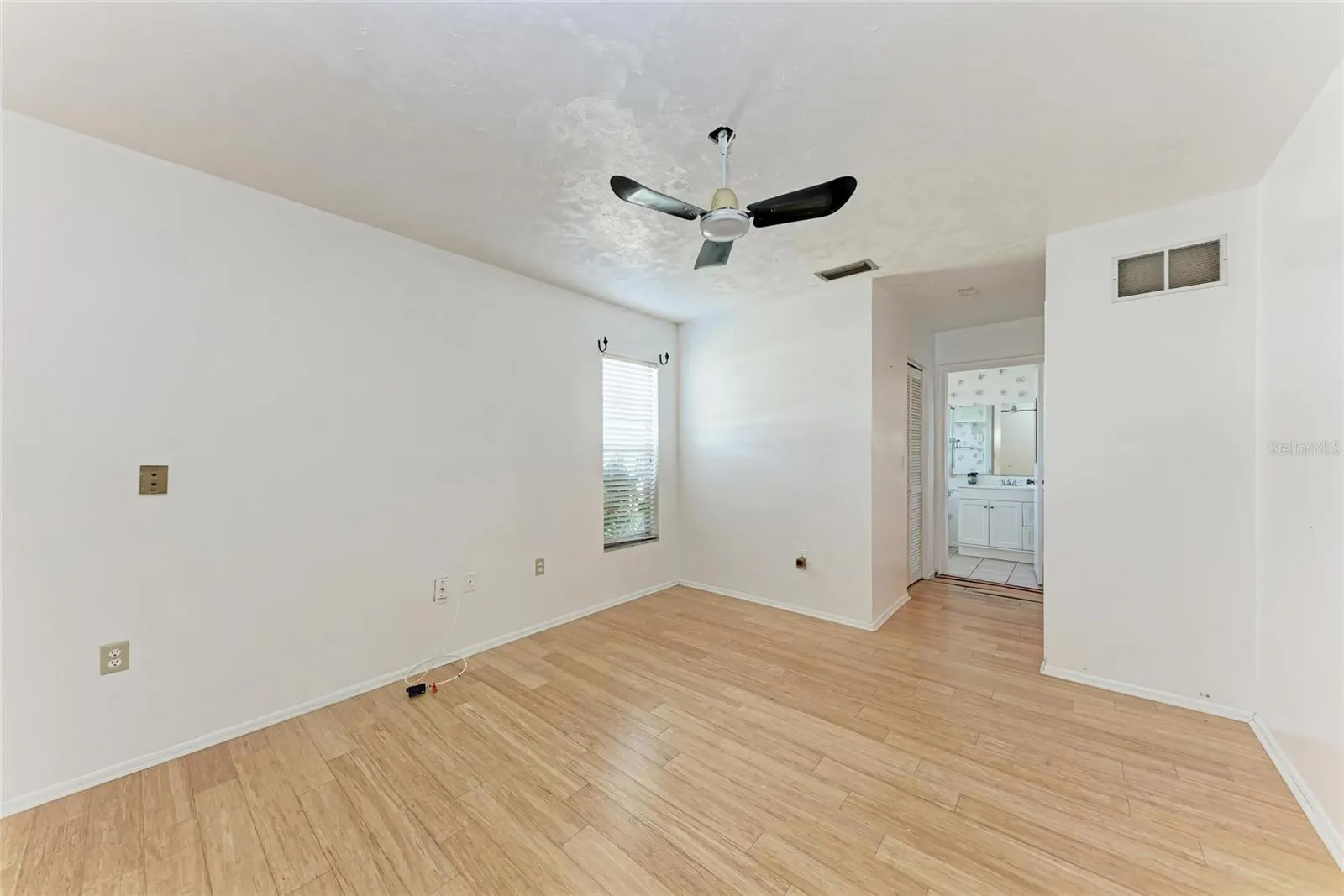 7407 14TH AVE W
