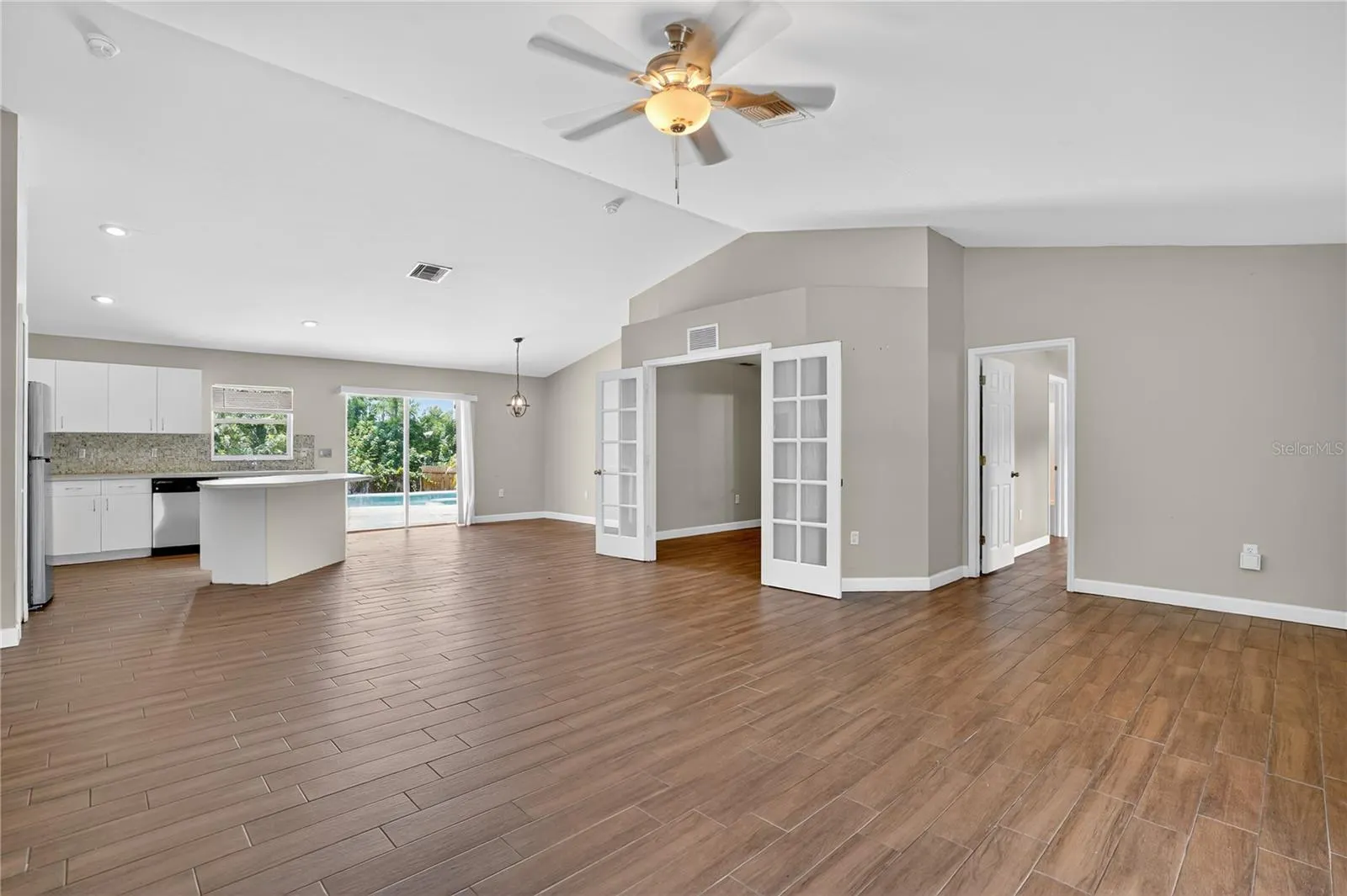 8811 BUCKINGHAM RD