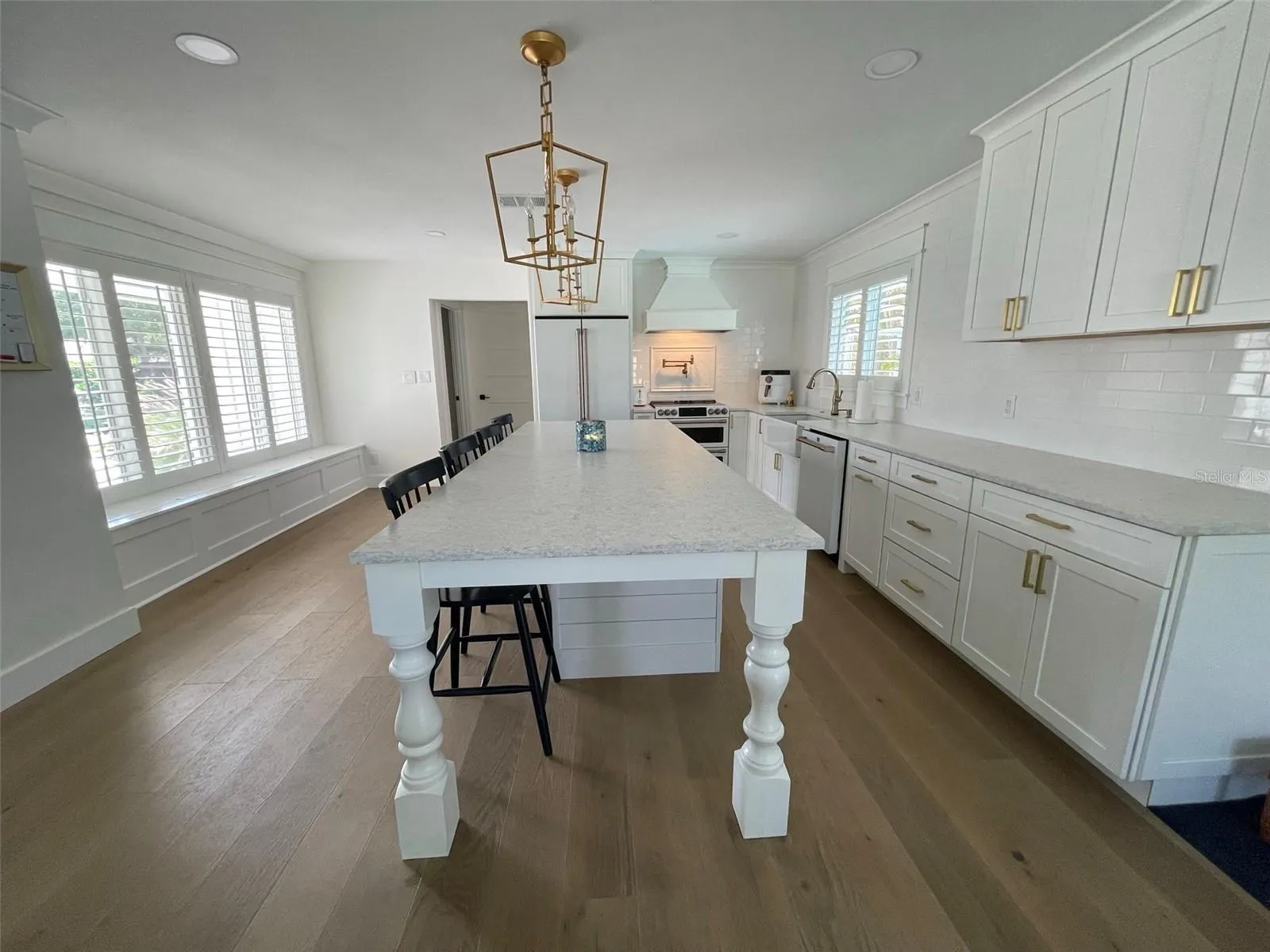 1833 PANDORA DR