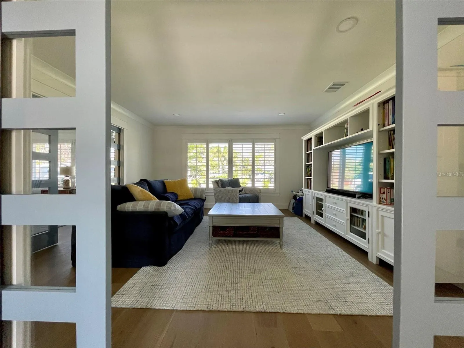 1833 PANDORA DR