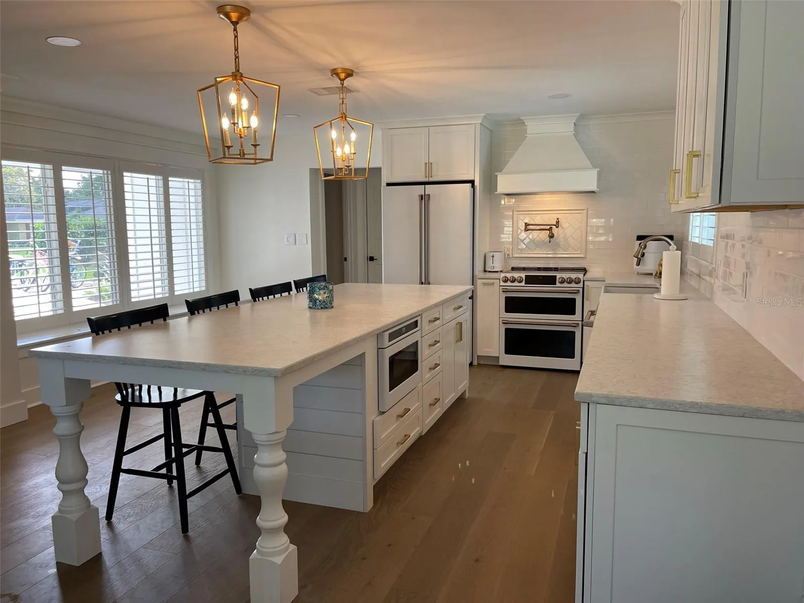 1833 PANDORA DR