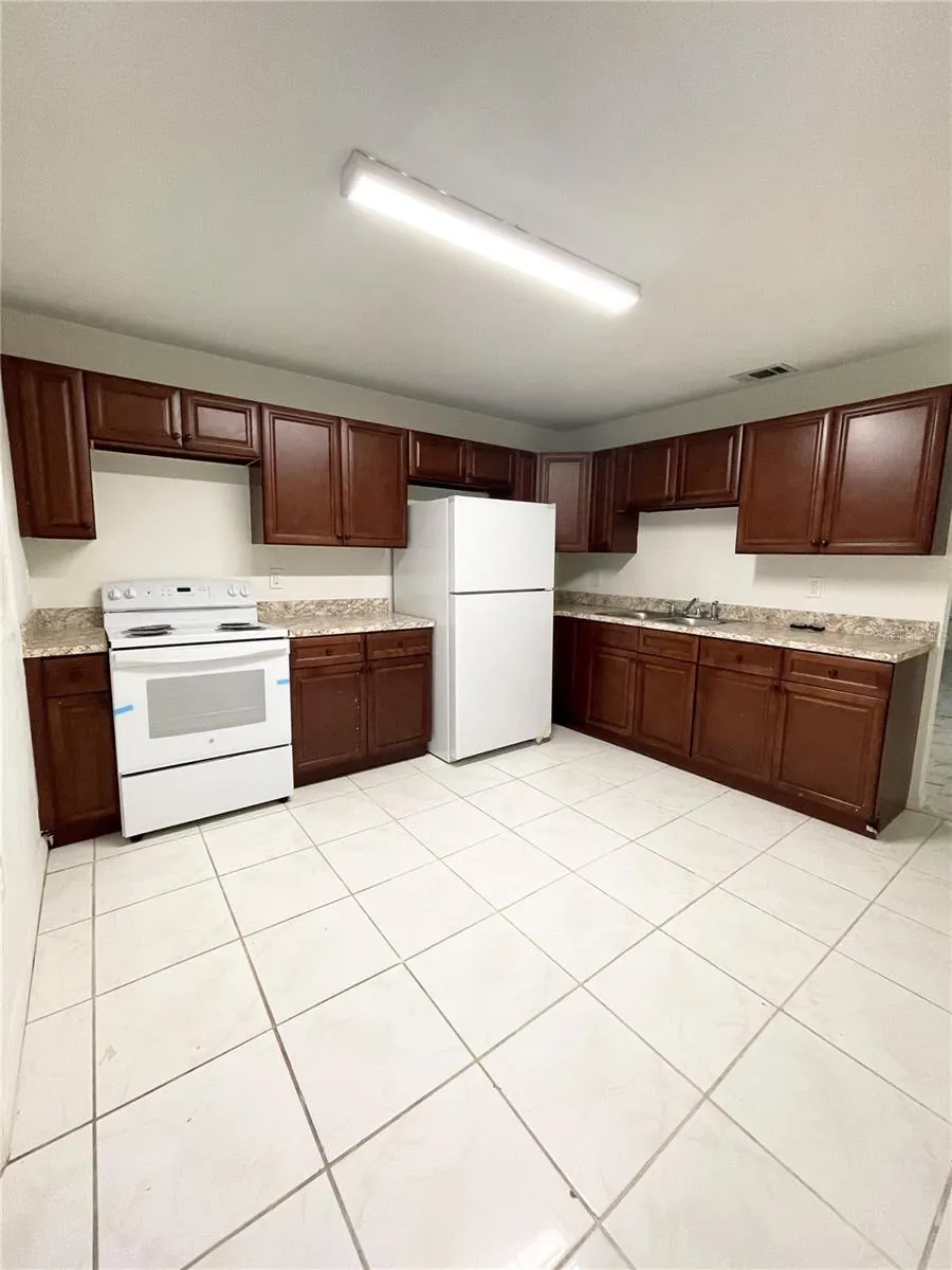 428 GRANADA BLVD