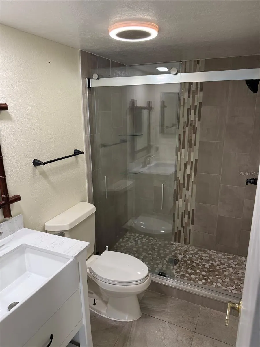 8101 COUNTRY RD #101, #101