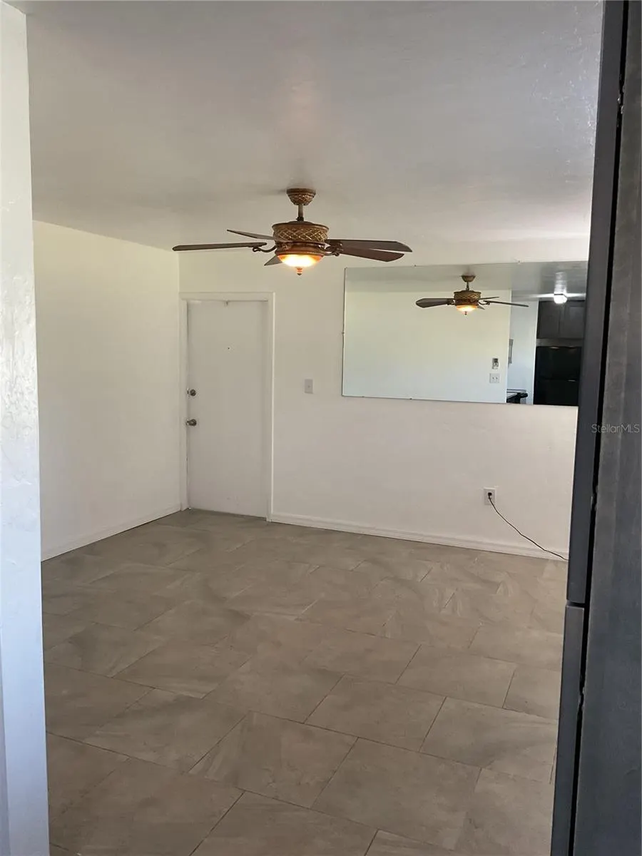 8101 COUNTRY RD #101, #101