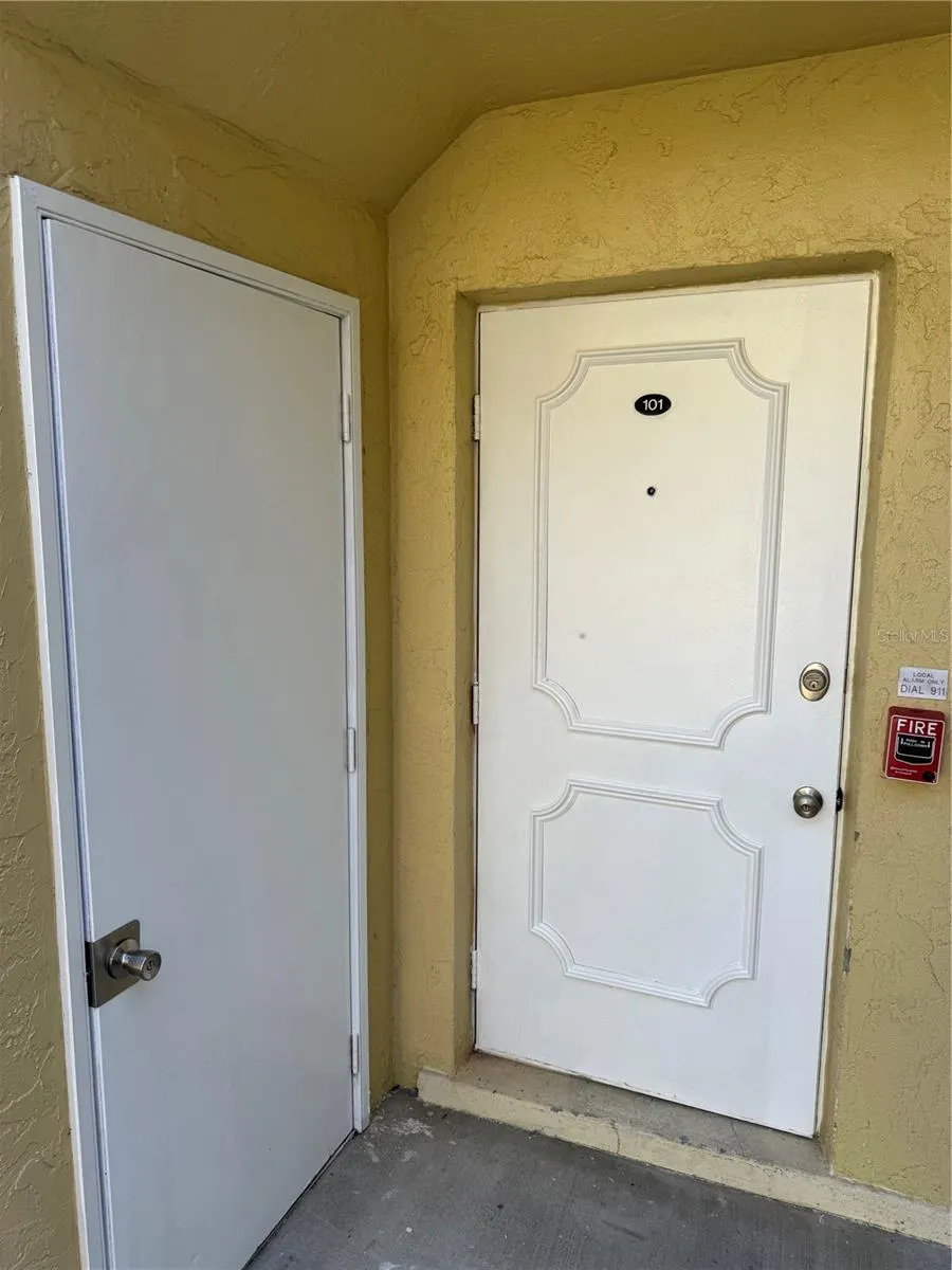8101 COUNTRY RD #101, #101