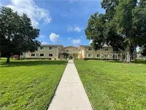 8101 COUNTRY RD #101, #101