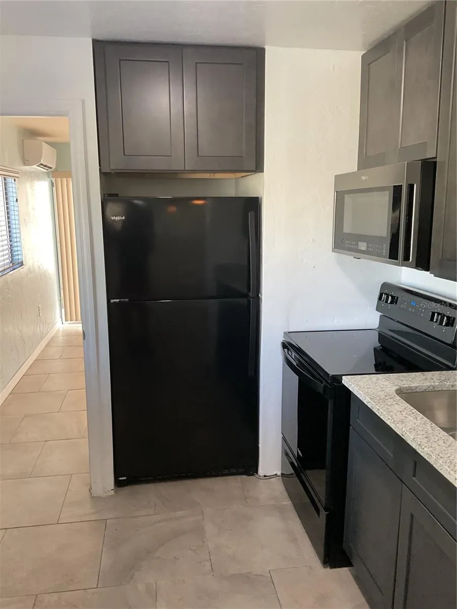 8101 COUNTRY RD #101, #101