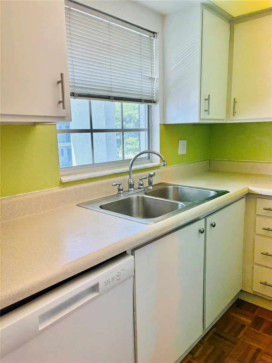 205 46TH AVENUE TER W #427, #427