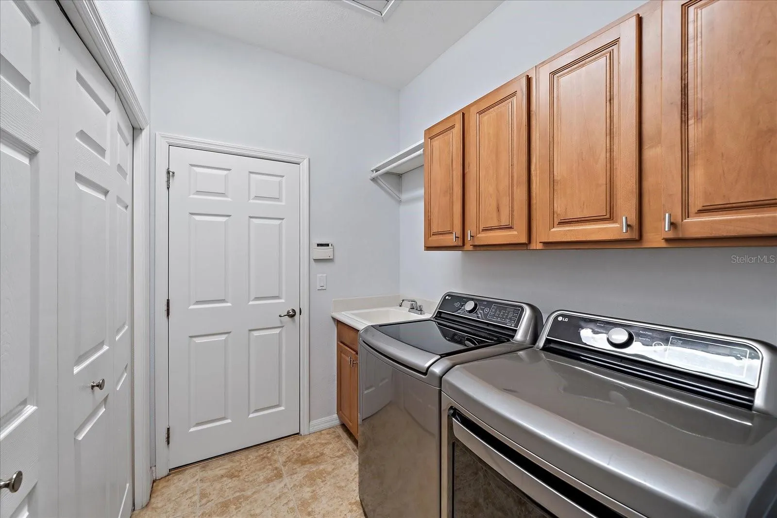 131 RIVER ENCLAVE CT
