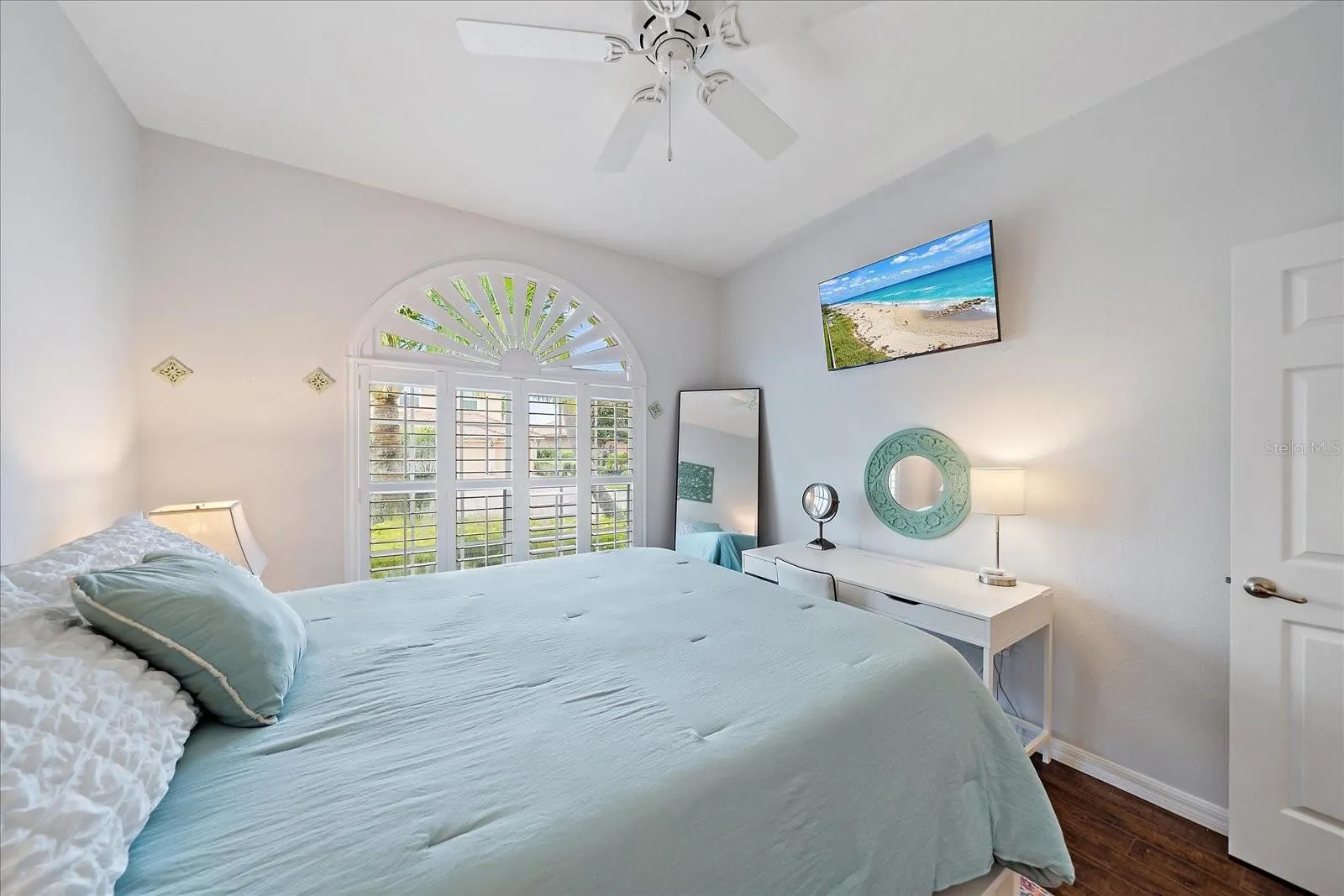 131 RIVER ENCLAVE CT