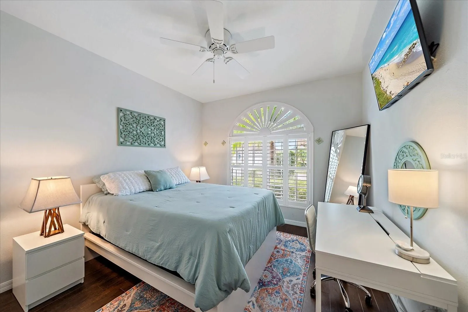 131 RIVER ENCLAVE CT