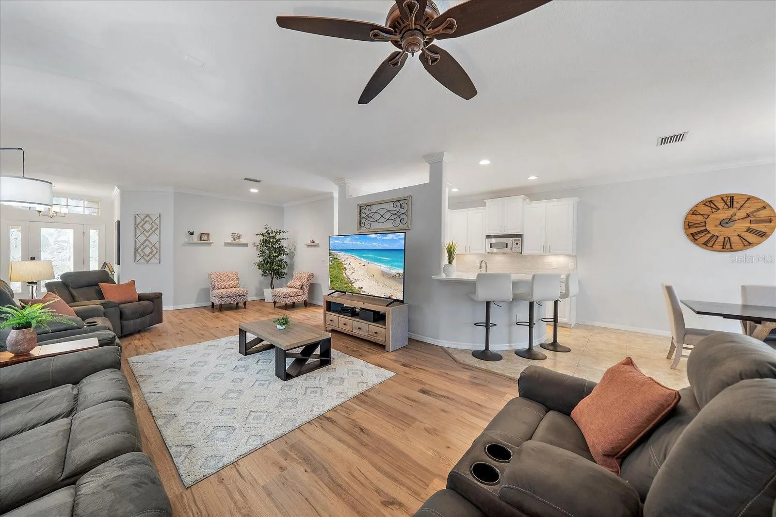 131 RIVER ENCLAVE CT