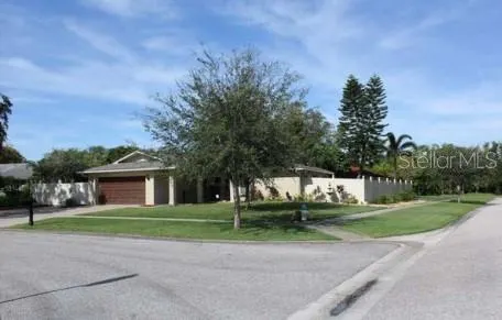 1508 CARROLWOOD DR