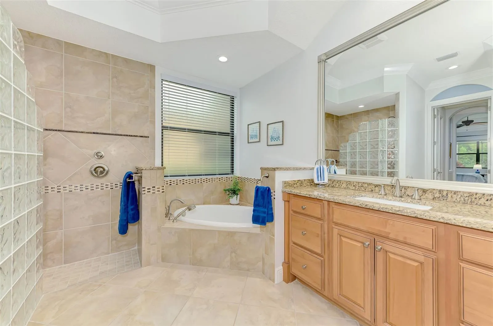 14703 SECRET HARBOR PL