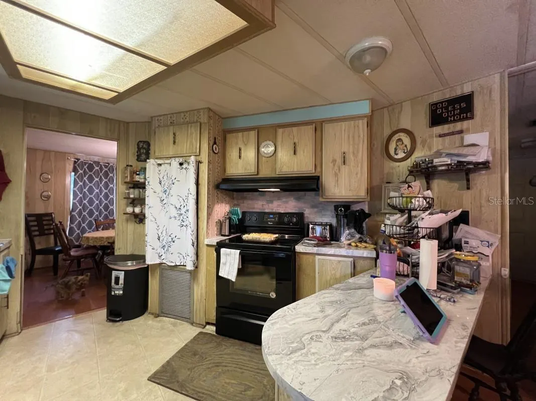 5601 LAKE LIZZIE DR