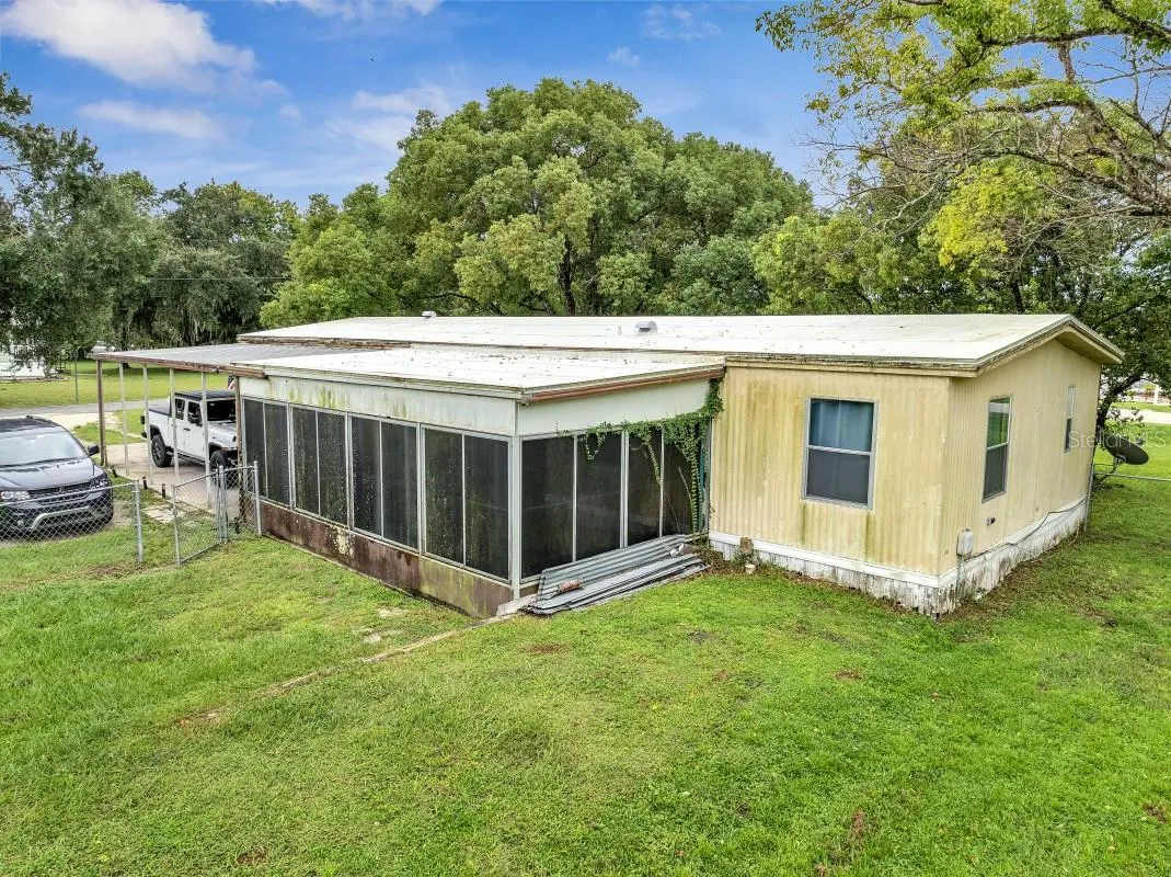 5601 LAKE LIZZIE DR