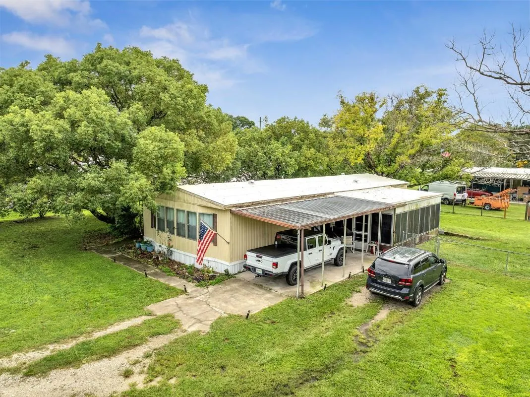 5601 LAKE LIZZIE DR