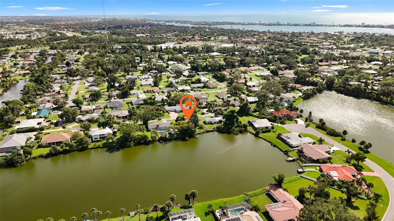 209 LAKE SHORE DR