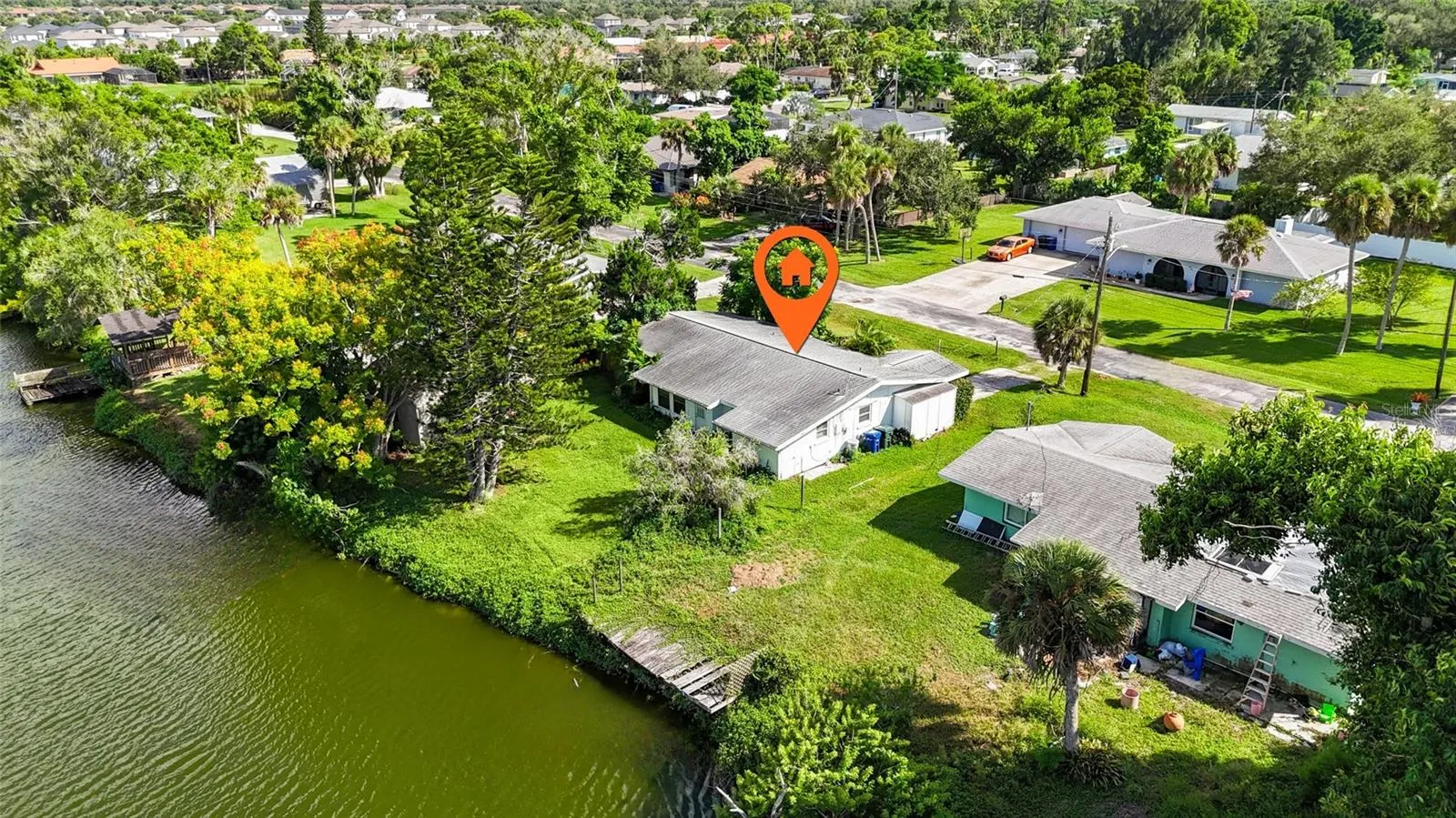 209 LAKE SHORE DR