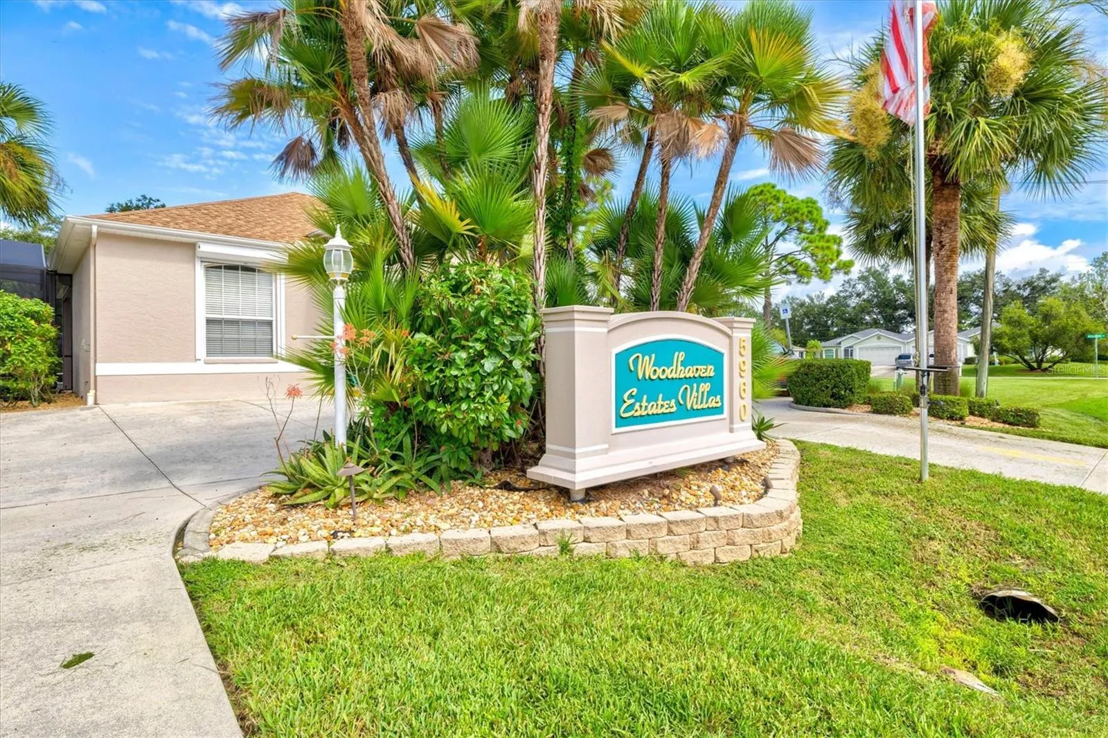 1434 HEDGEWOOD CIR