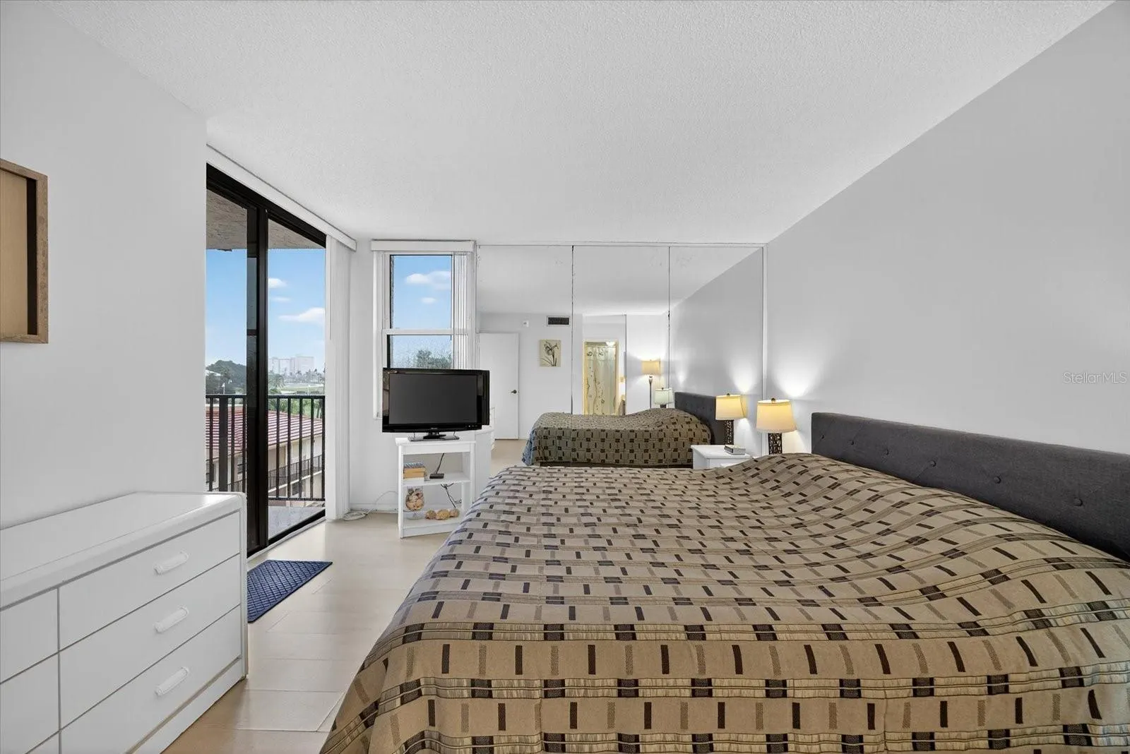 6051 SUN BLVD #403, #403