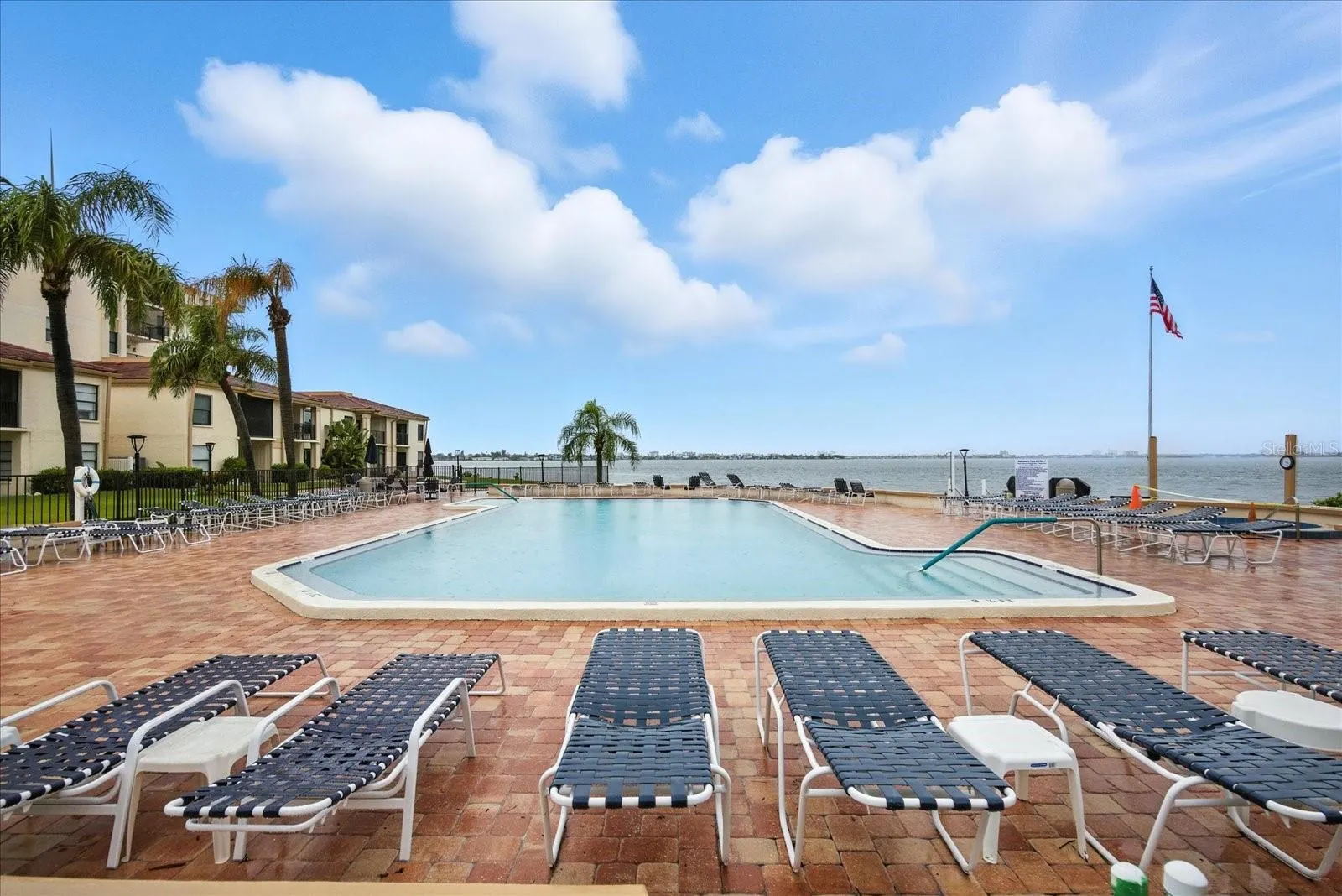 6051 SUN BLVD #403, #403