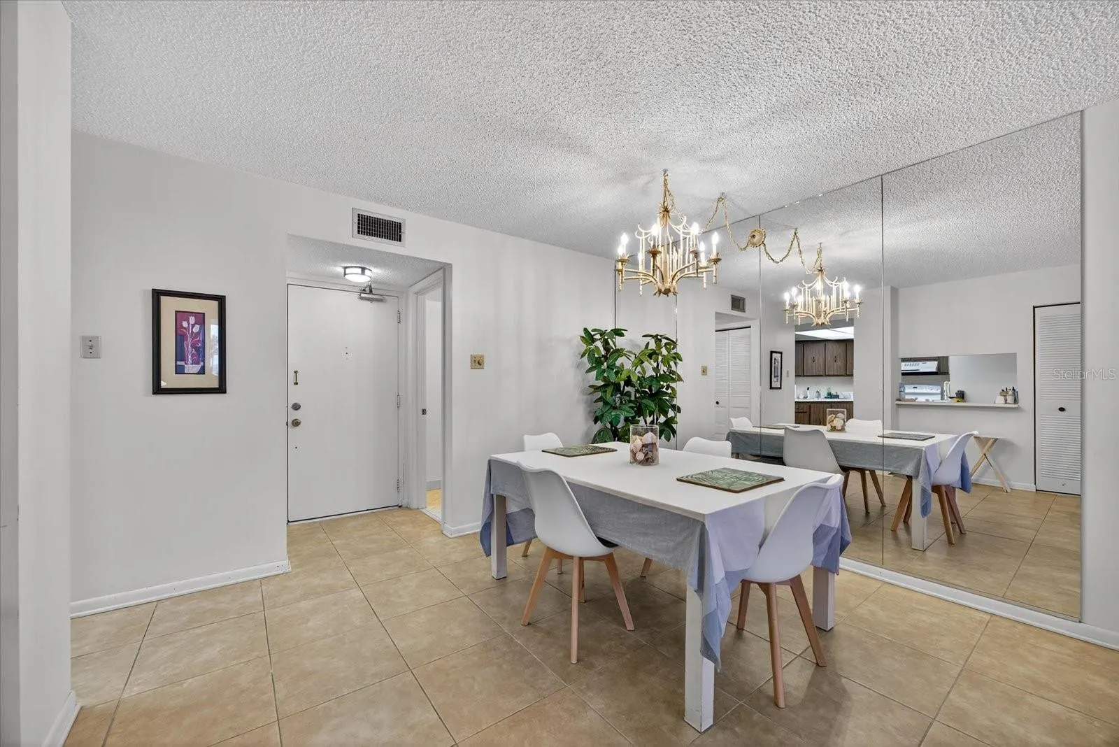 6051 SUN BLVD #403, #403