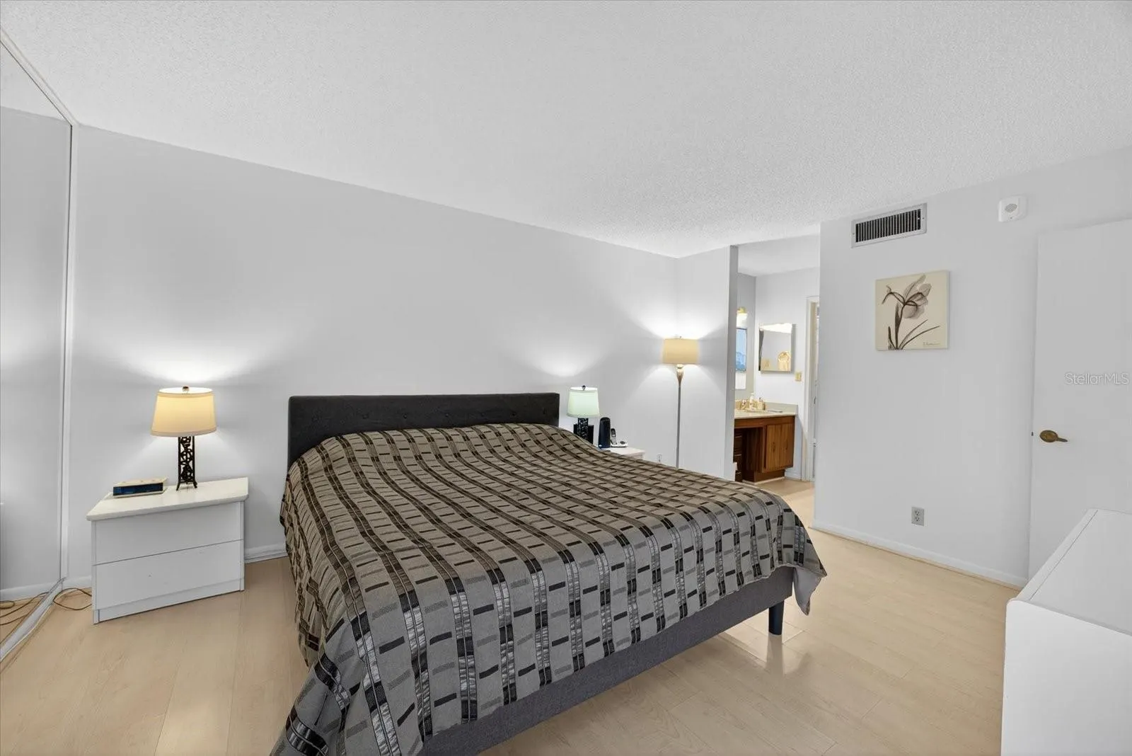 6051 SUN BLVD #403, #403