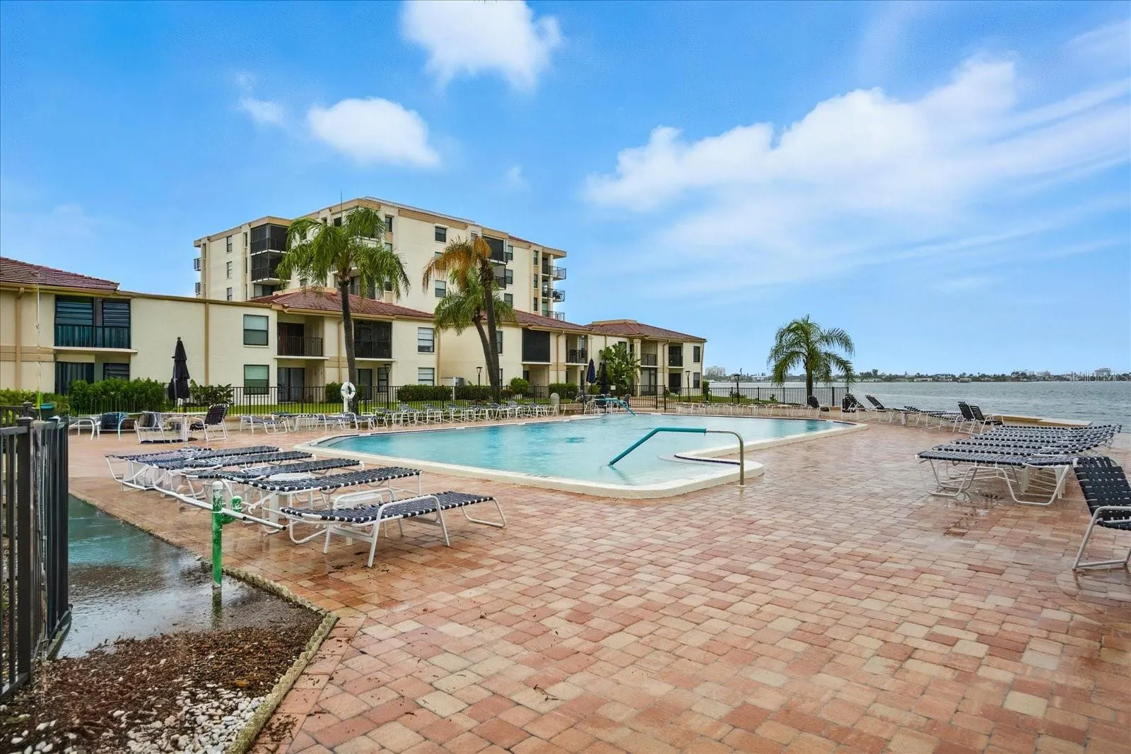 6051 SUN BLVD #403, #403