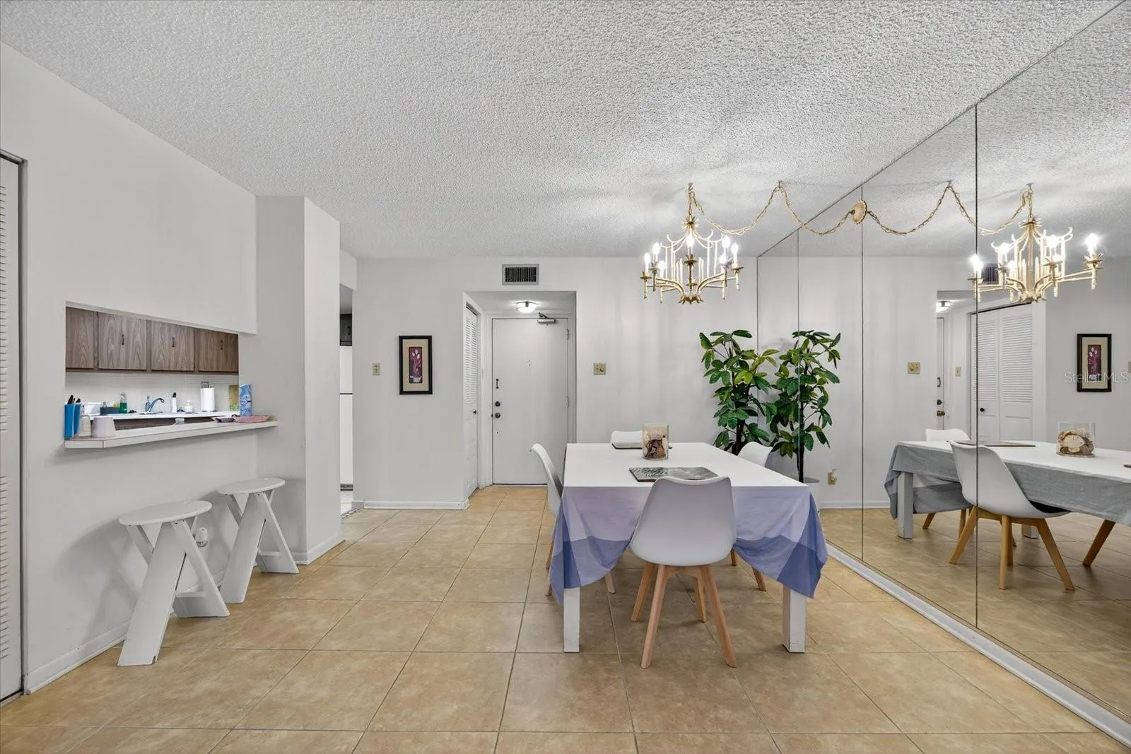 6051 SUN BLVD #403, #403