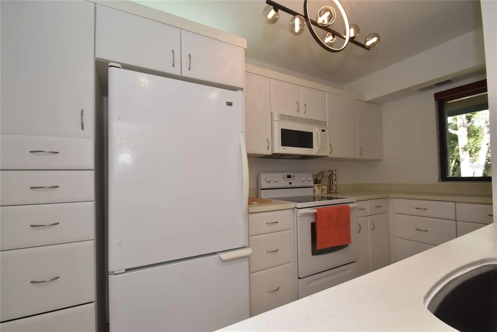 1608 BAYHOUSE POINT DR #401, #401
