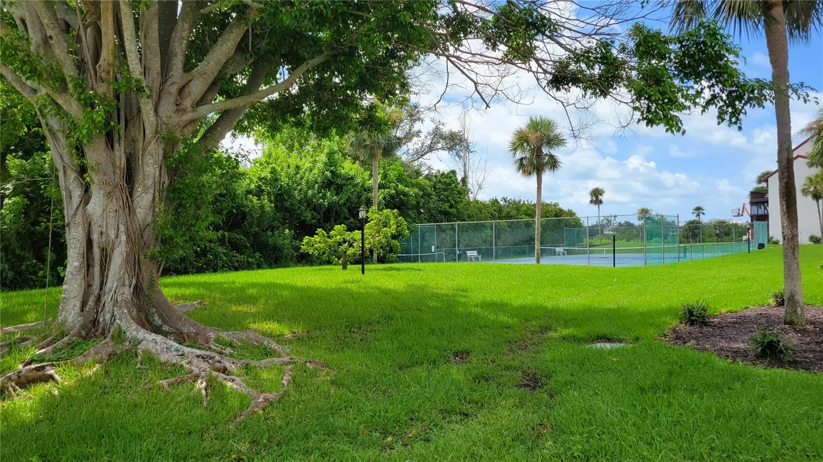 1626 STICKNEY POINT RD #102, #102