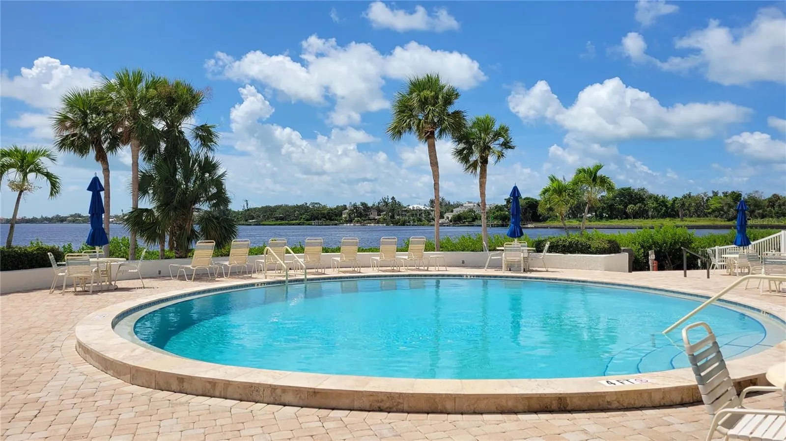 1626 STICKNEY POINT RD #102, #102
