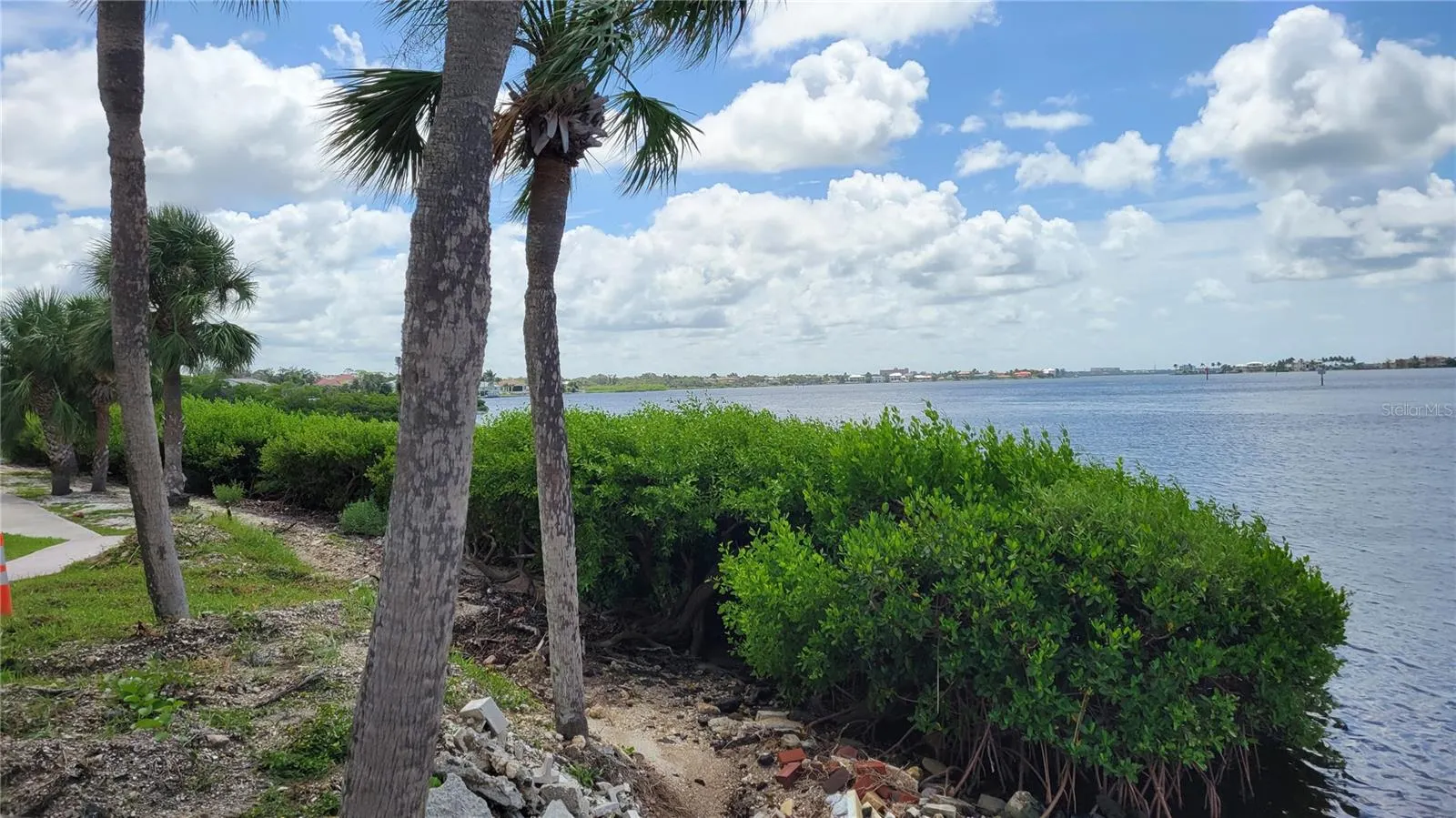 1626 STICKNEY POINT RD #102, #102