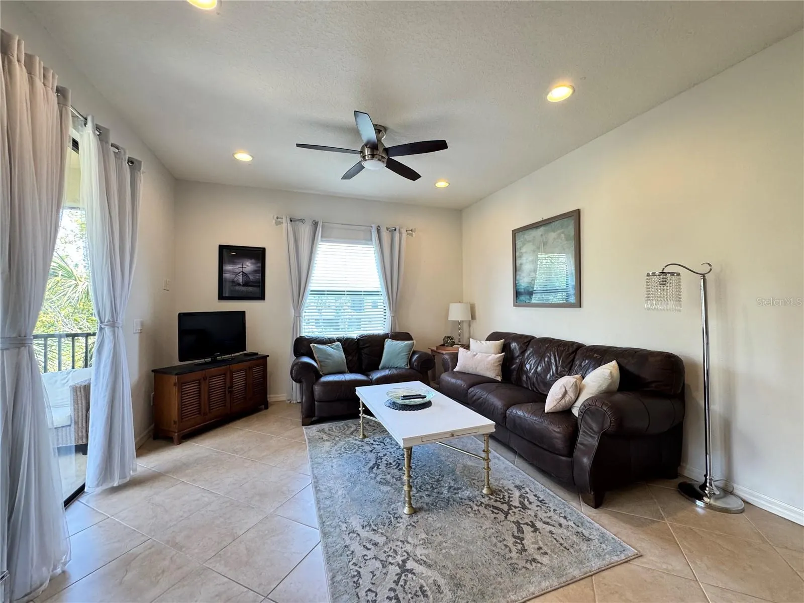 4196 OVERTURE CIR