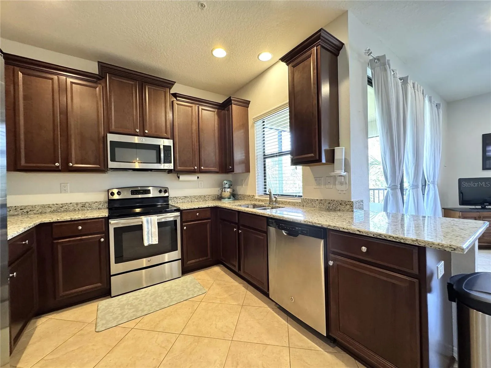 4196 OVERTURE CIR