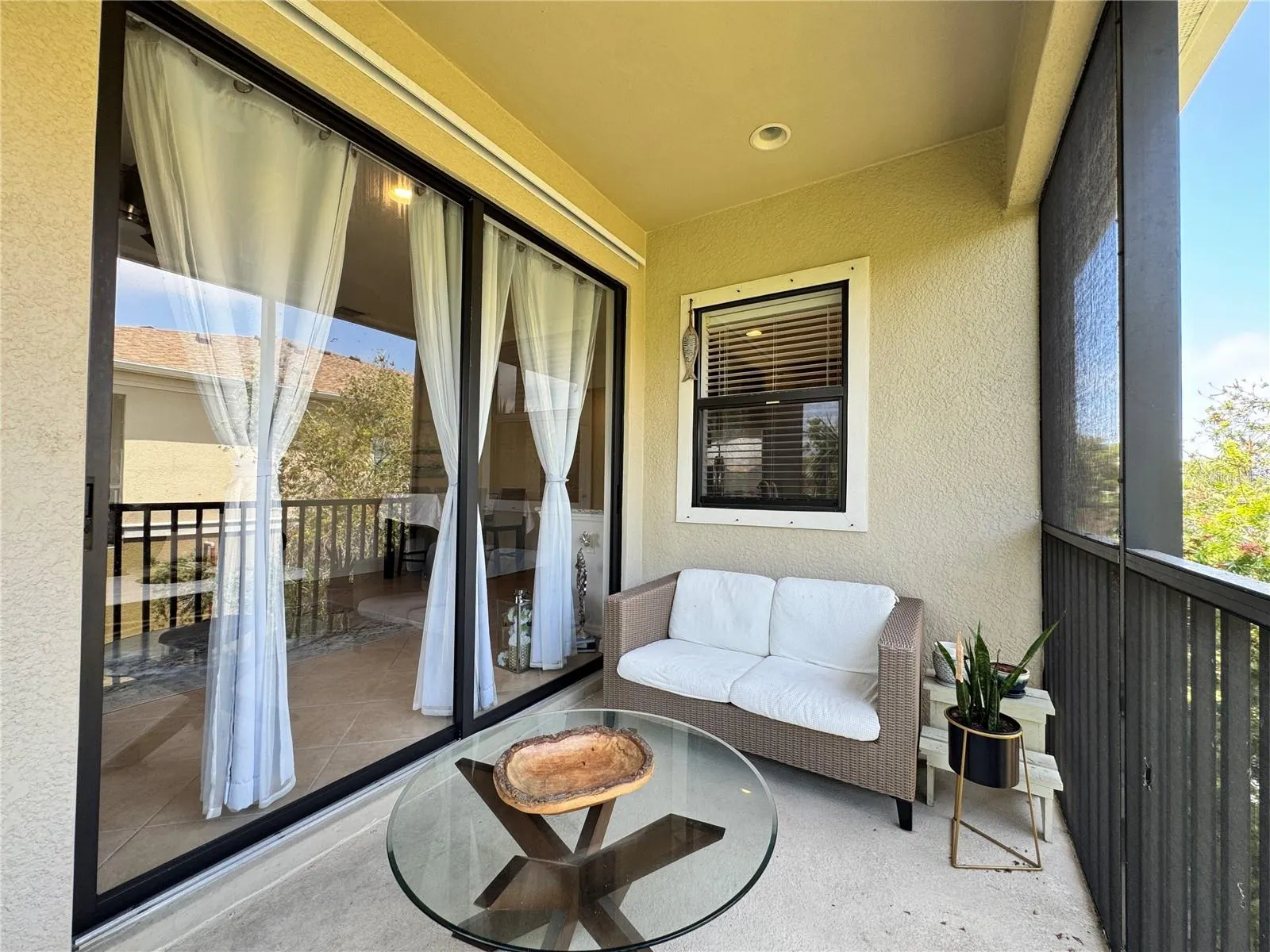 4196 OVERTURE CIR