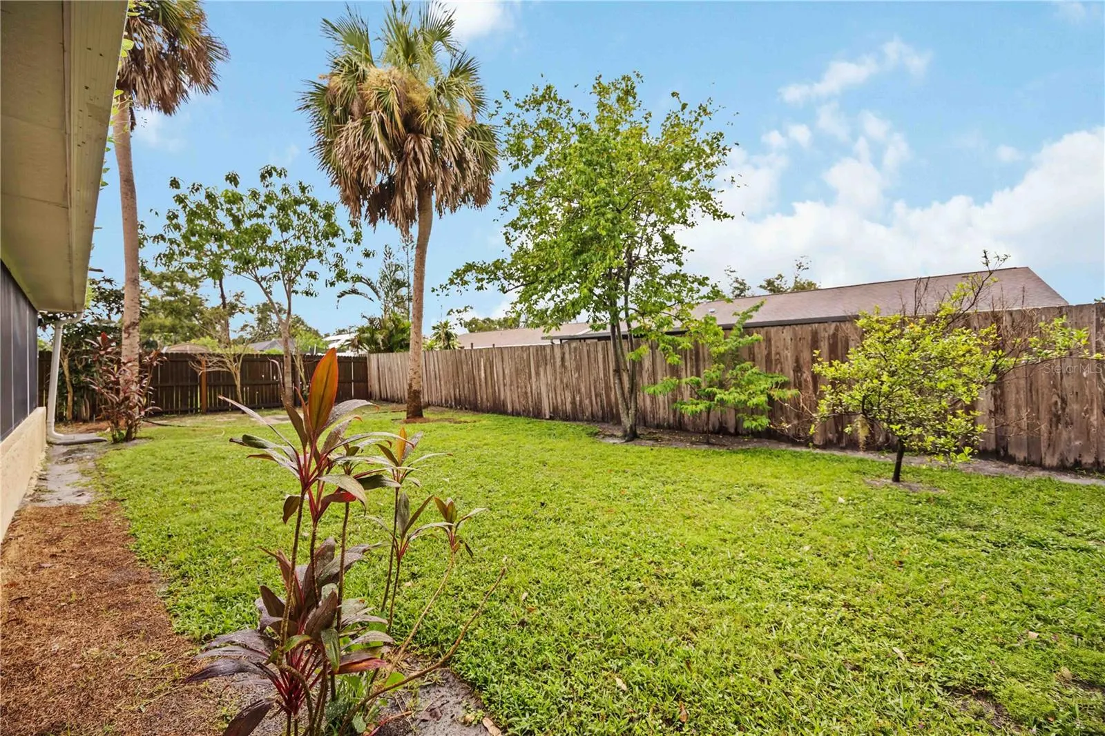 4148 LANCASTER DR