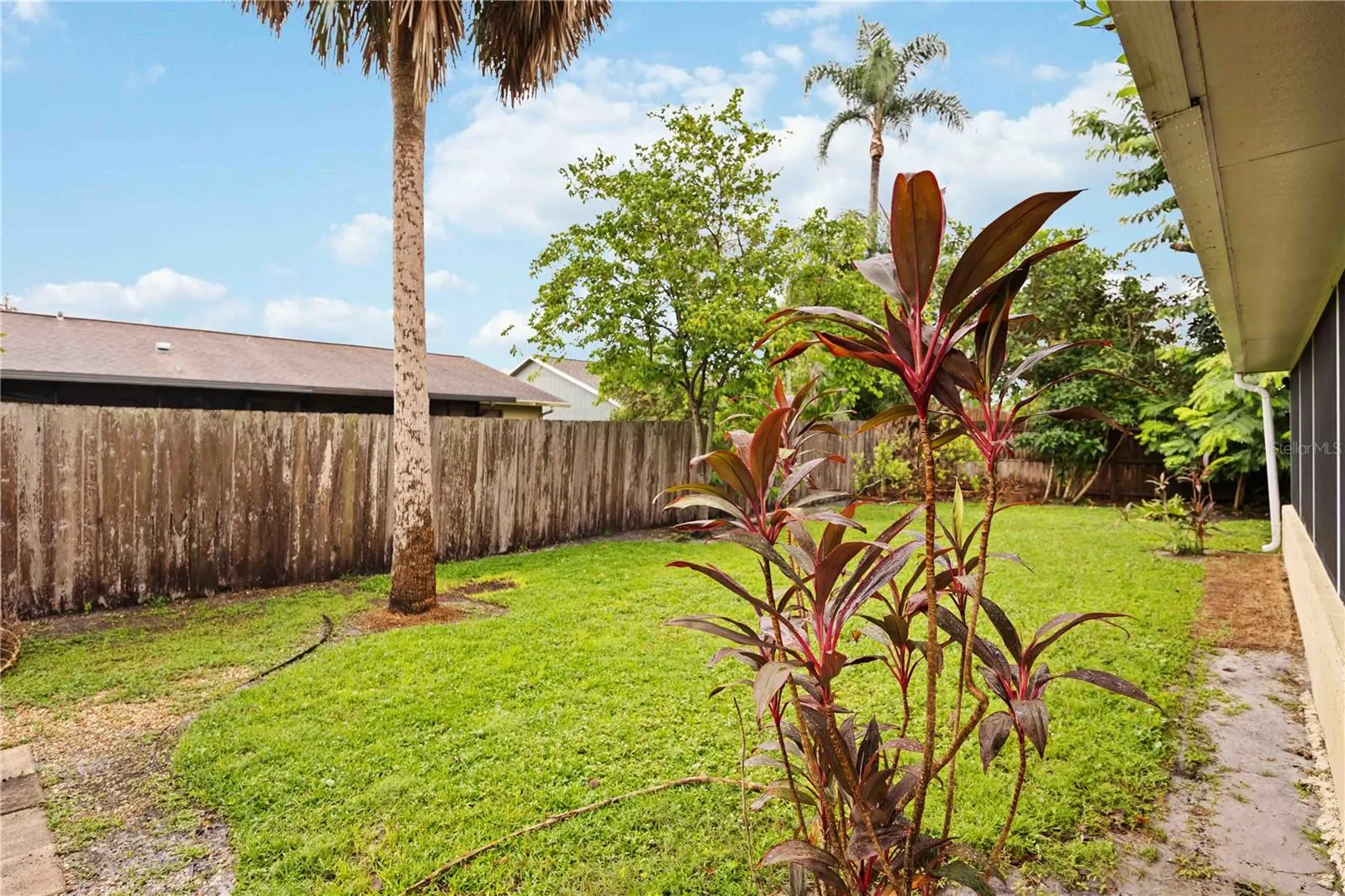 4148 LANCASTER DR