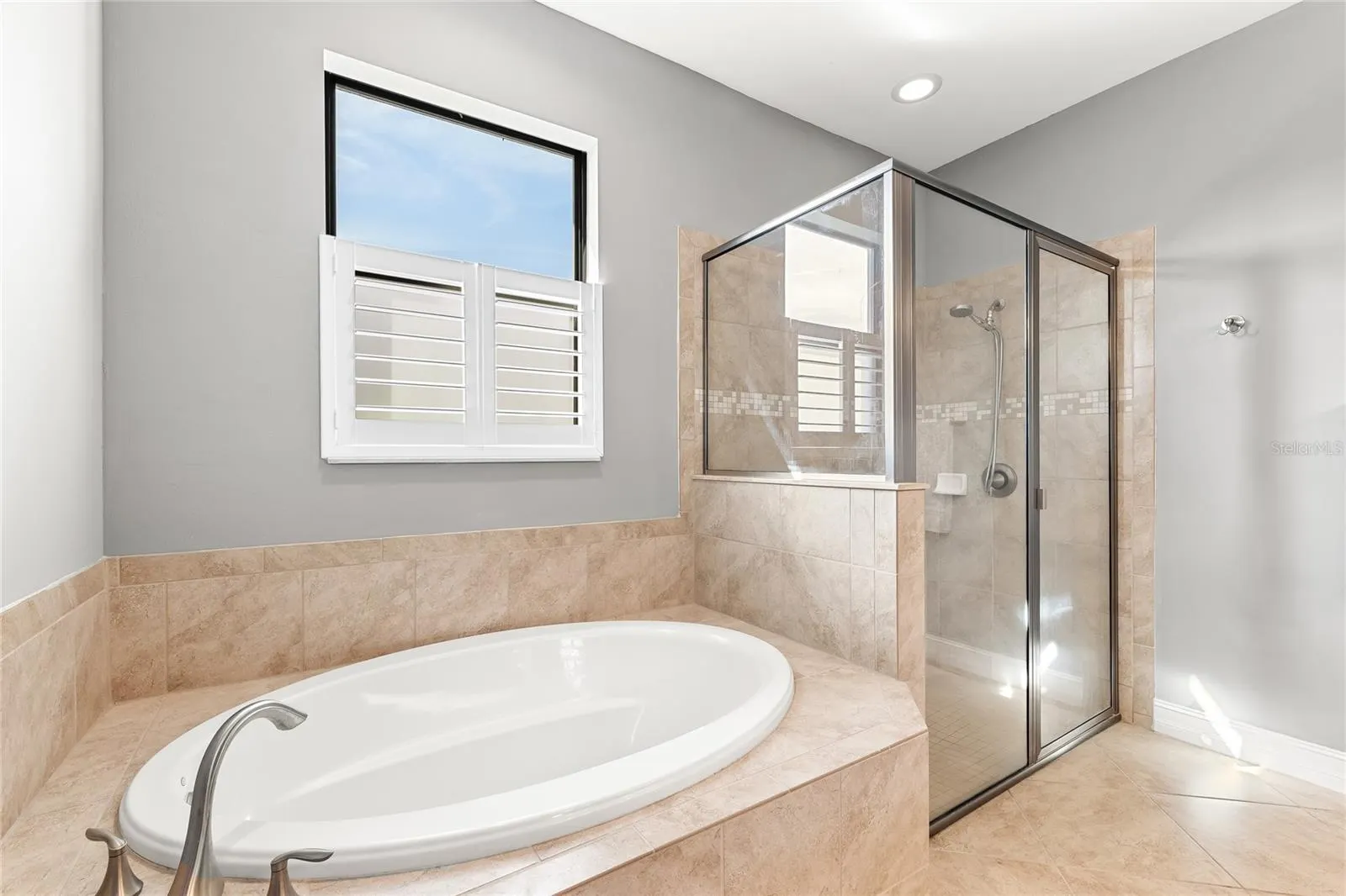 655 RESOLUTE ST
