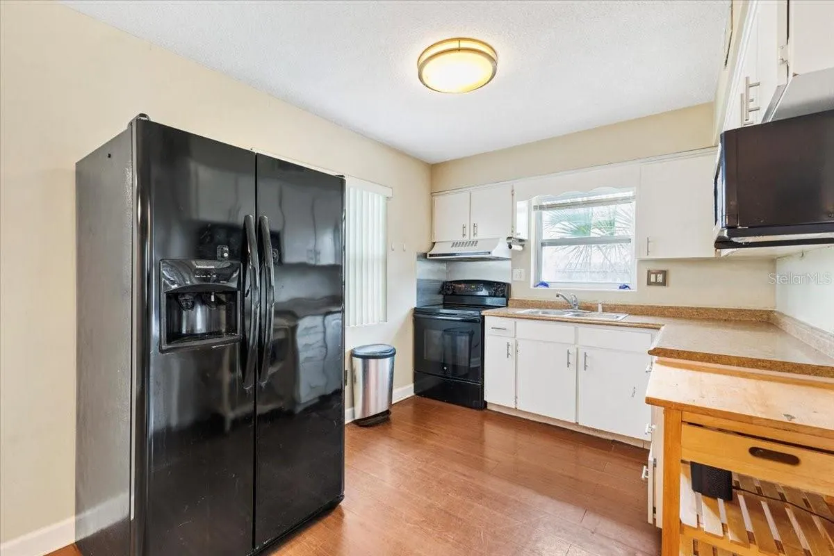 1751 8TH AVE SW
