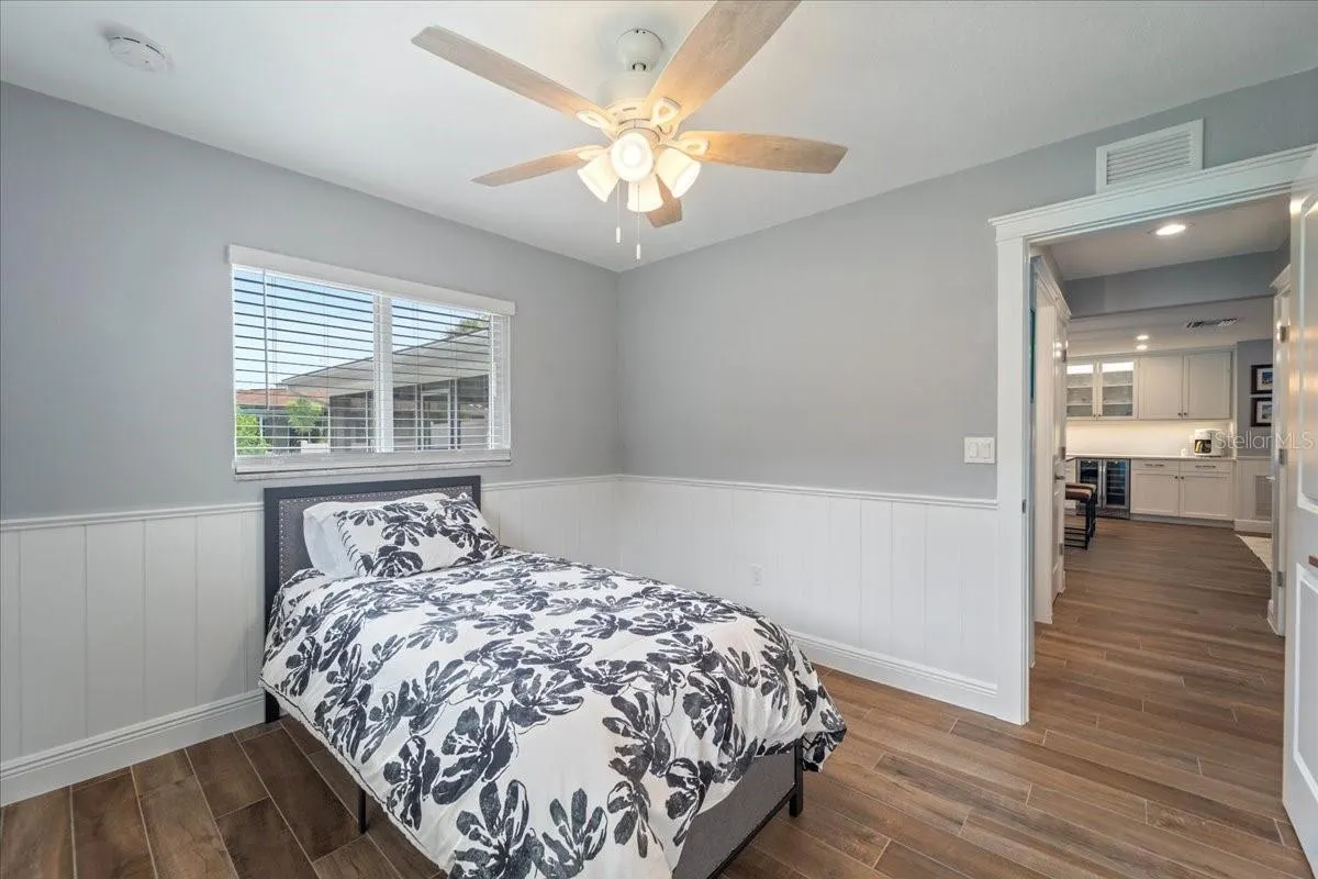 1039 BAYSHORE AVE