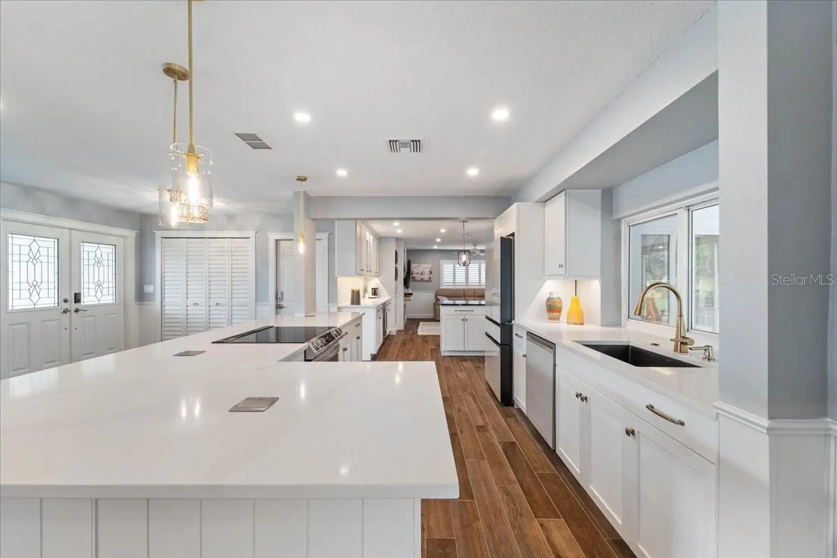 1039 BAYSHORE AVE