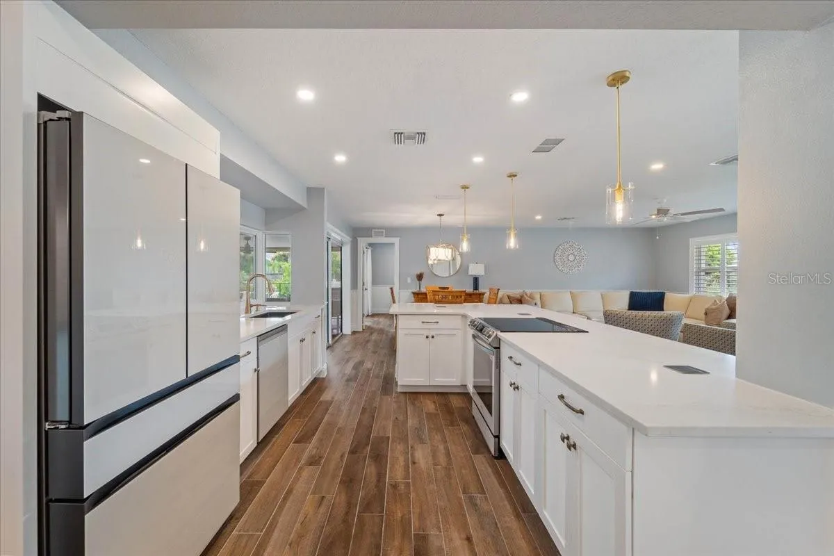 1039 BAYSHORE AVE