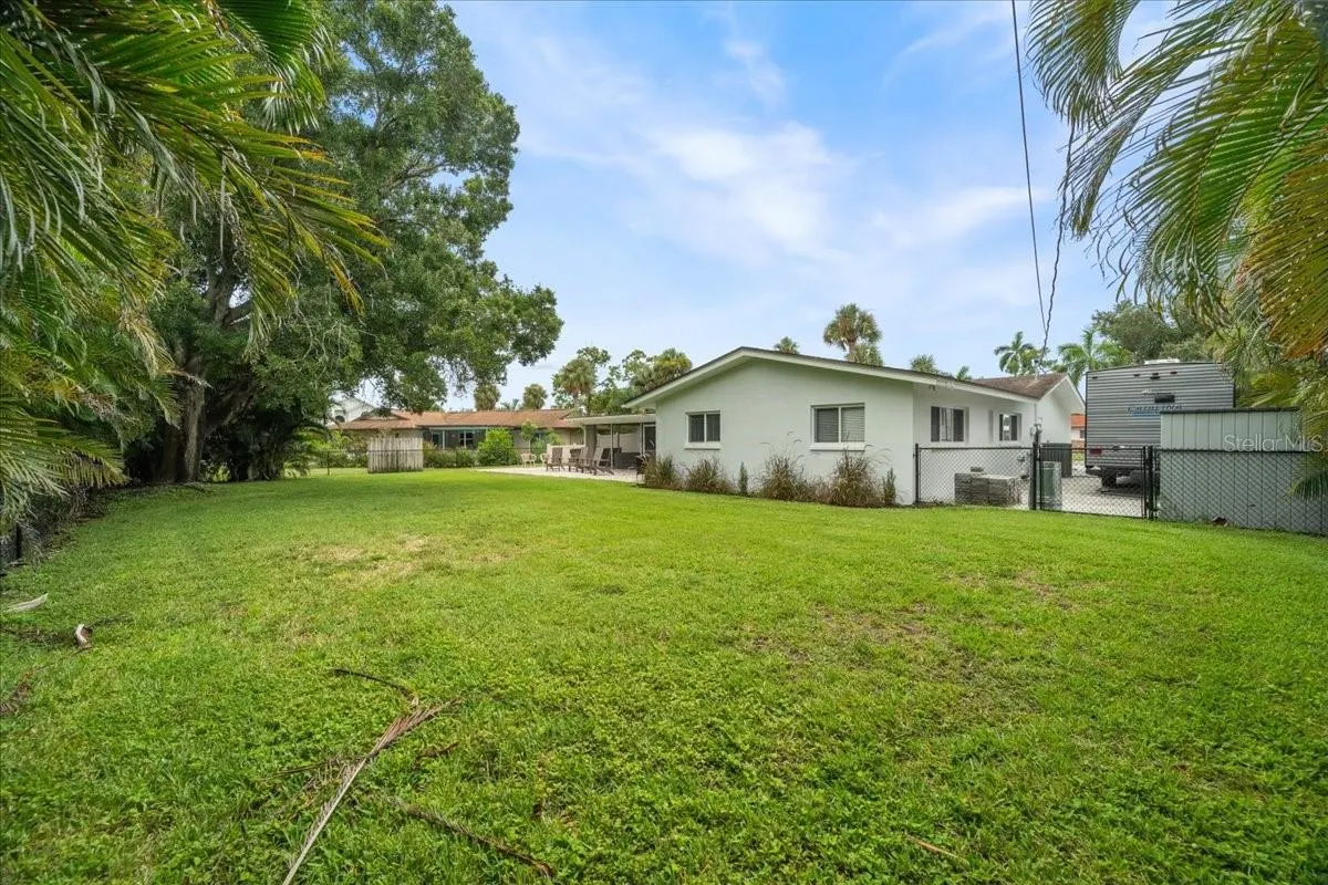 1039 BAYSHORE AVE